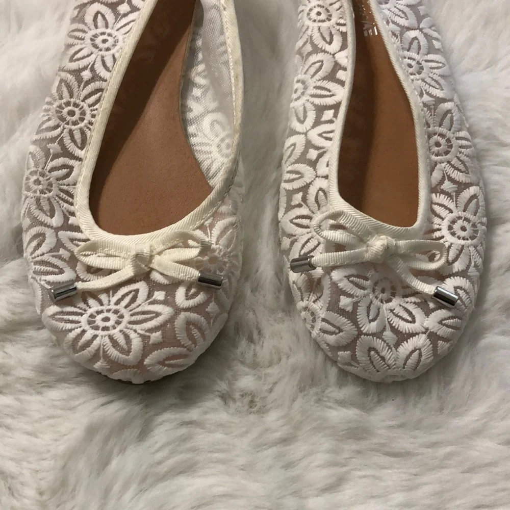 White American Eagle Embroidered Flower Bow Flats